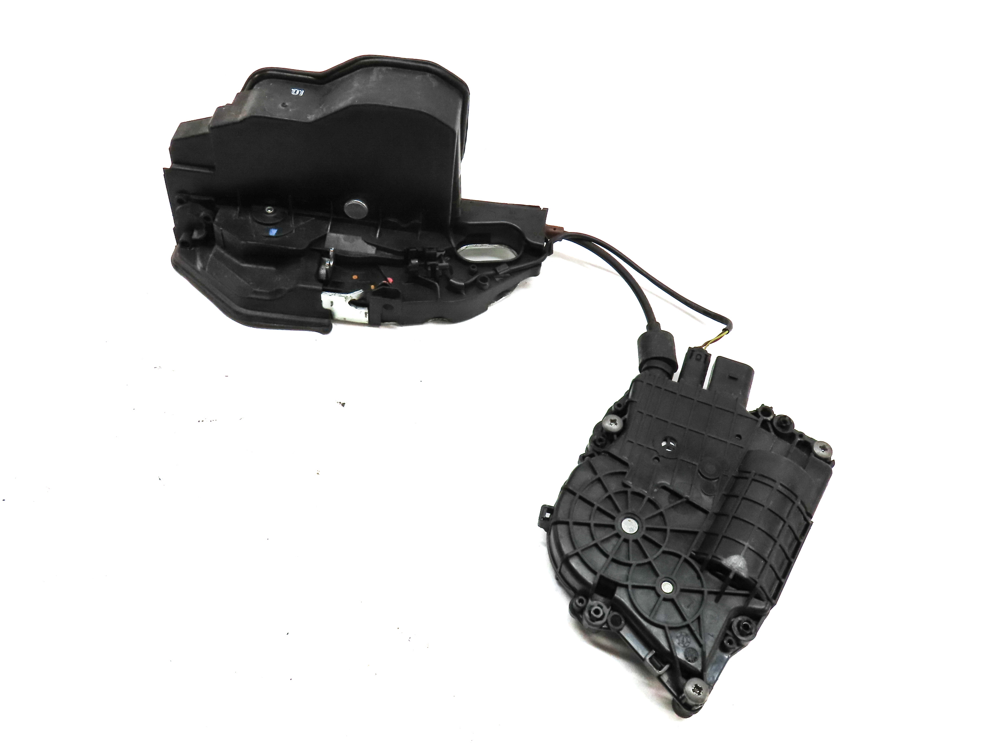 2011-2015 BMW 740i 750i 760i (F01) RIGHT SIDE REAR DOOR LOCK LATCH (SOFT CLOSE) — exact item pictured